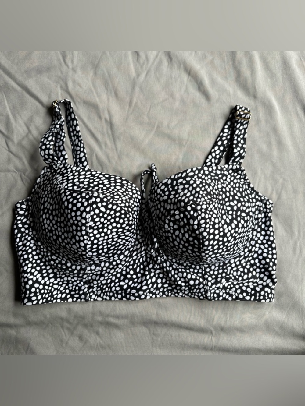 Smart & Sexy Swim Secret Convertible Push-up
Bikini Top Black & White 36DD